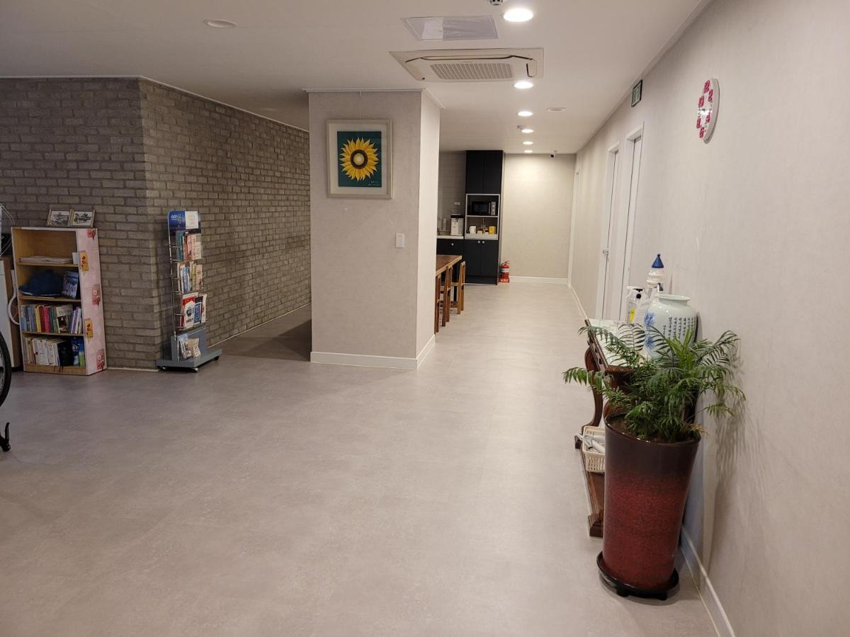 Lighthouse Guesthouse Mokpo Exterior photo